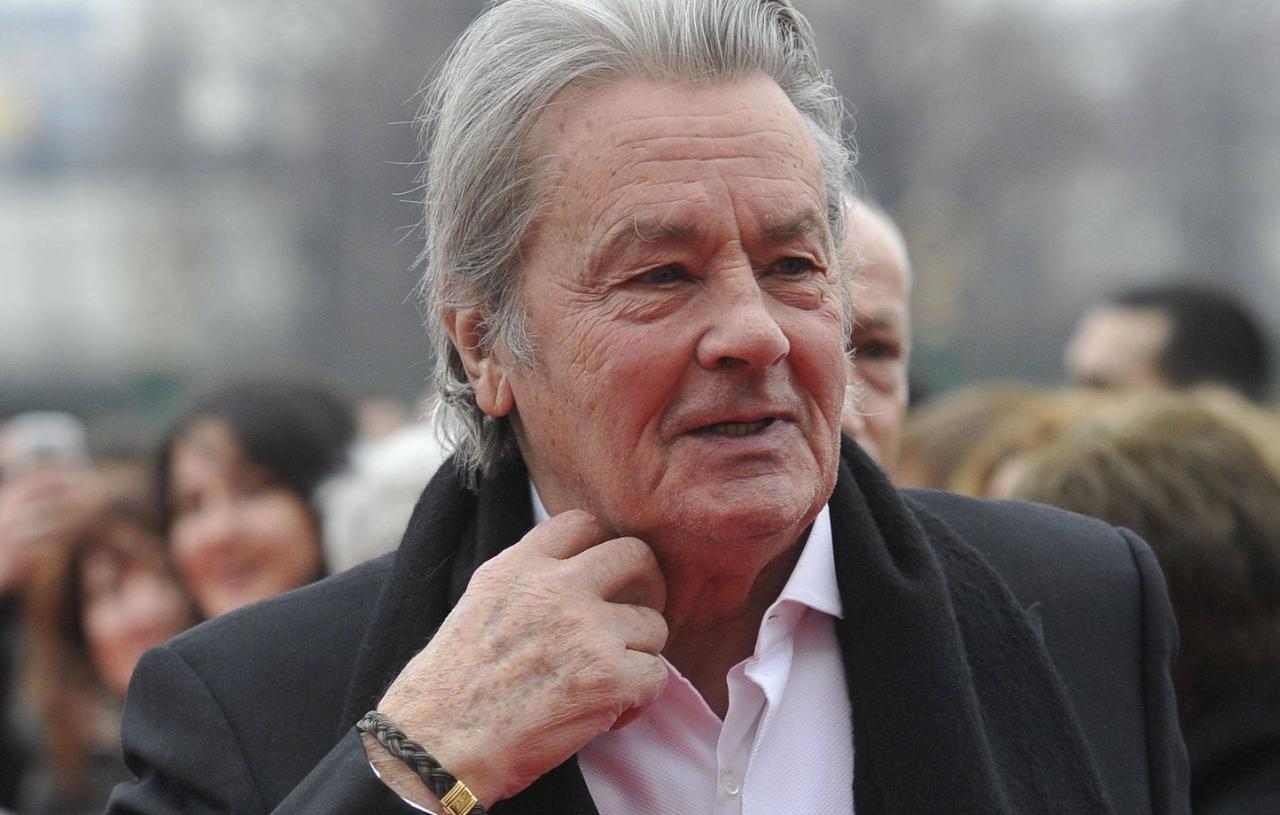 Mort d'Alain Delon : Loubo, le chien de l'acteur, échappe à l'euthanasie