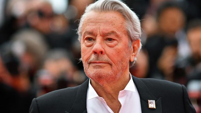 Alain Delon : l'état de santé de l'acteur inquiète, sa famille se déchire | TF1 INFO