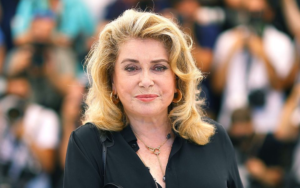 Catherine Deneuve : les 80 ans d'une icône française qui « adore » la  Bretagne | Le Télégramme